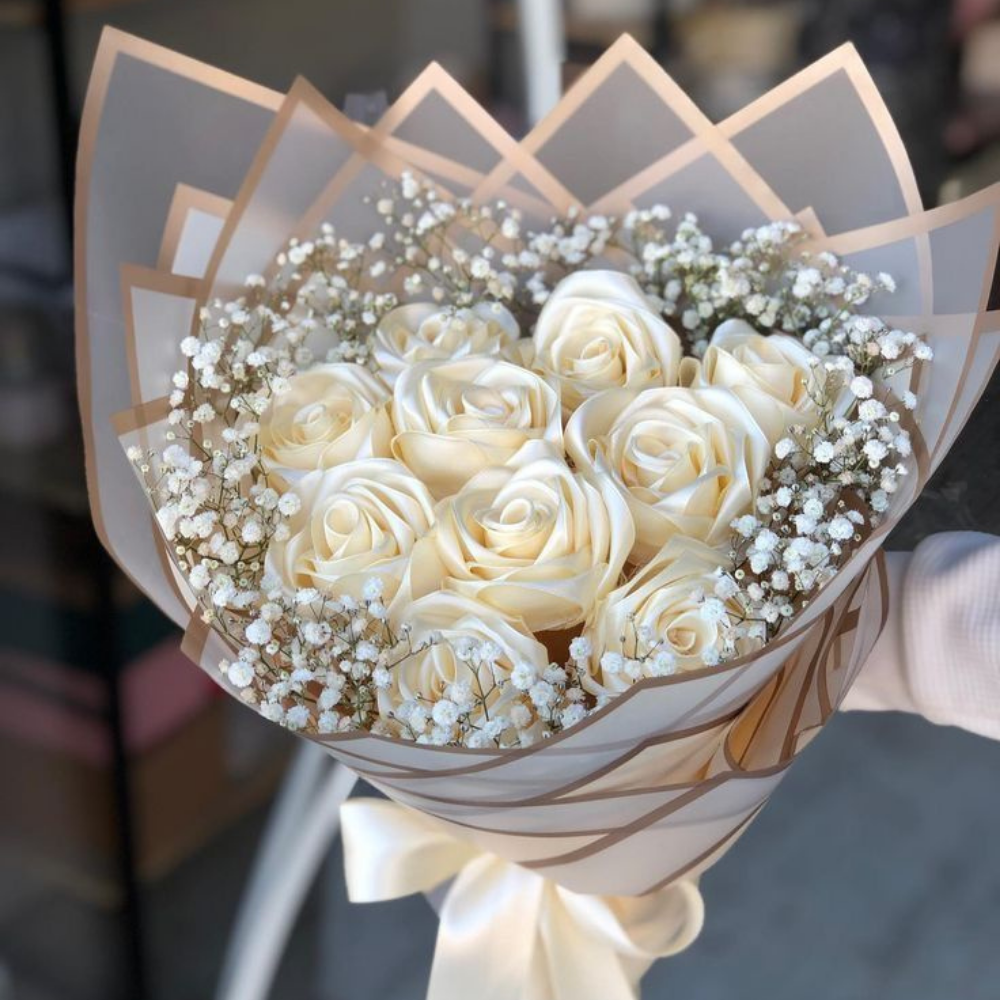 Buquê de cetim champanhe sofisticado